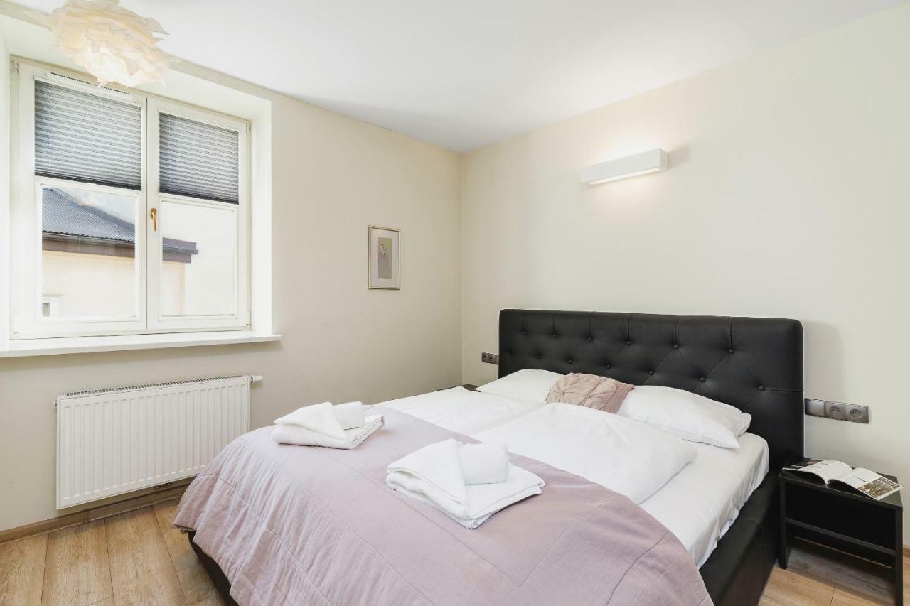 Apartments Cracow Miodowa By Renters Krasków Dış mekan fotoğraf