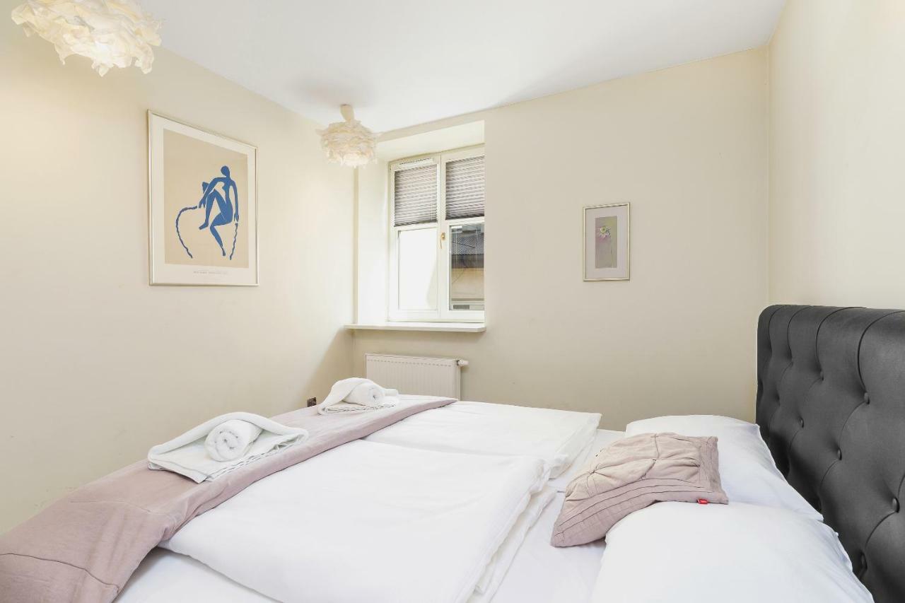Apartments Cracow Miodowa By Renters Krasków Dış mekan fotoğraf